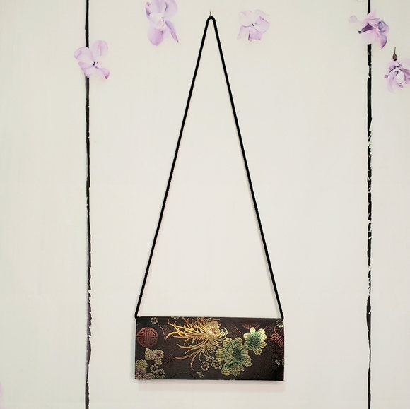 *SOLD* Asian Motif Floral Shimmer Evening Bag - Picture 2 of 8